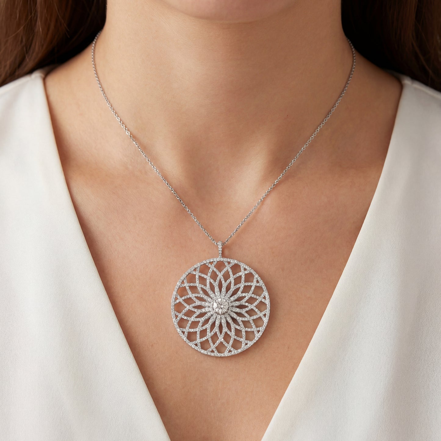 41mm 14k White Gold Round Flower Pendant