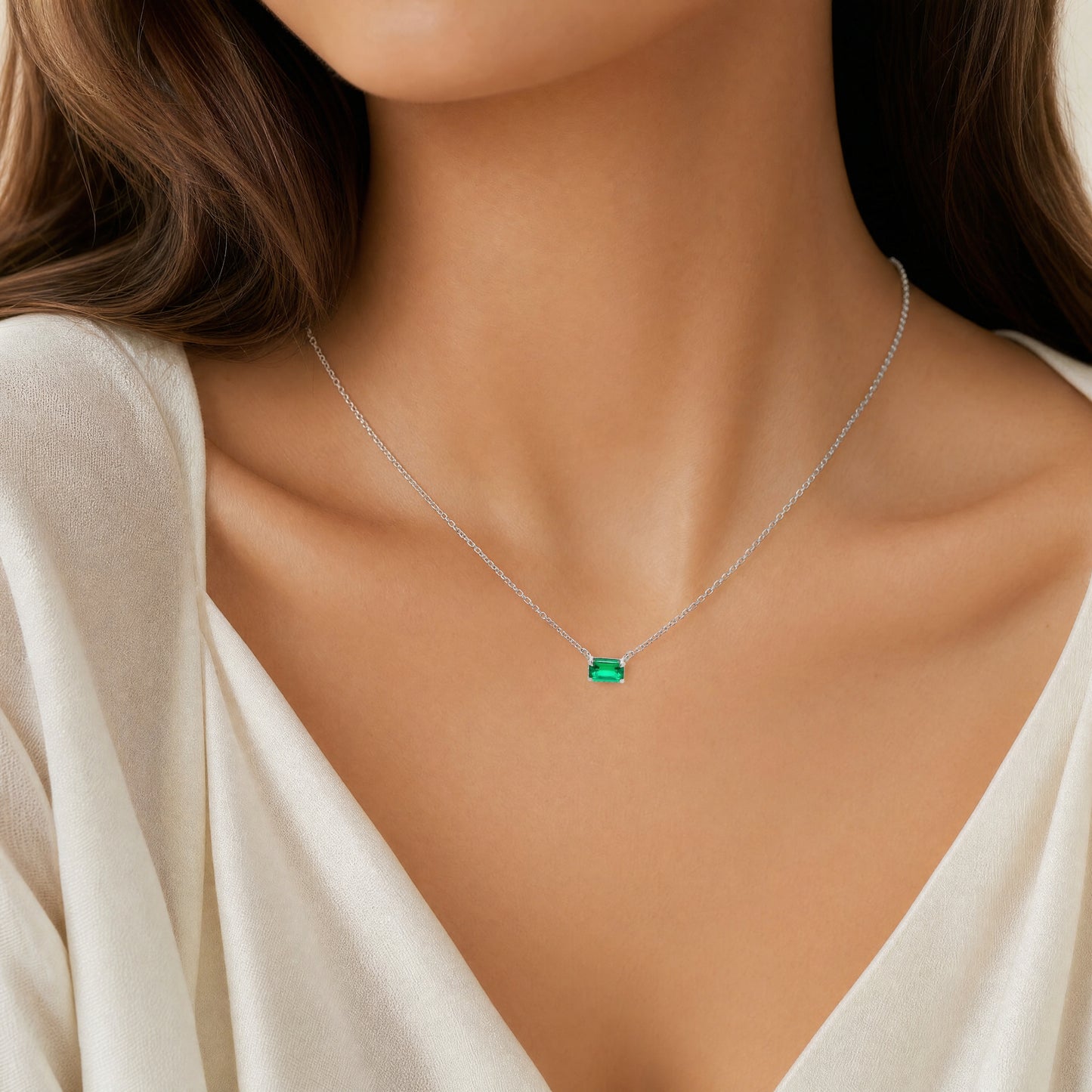 14k White Gold Emerald Pendant